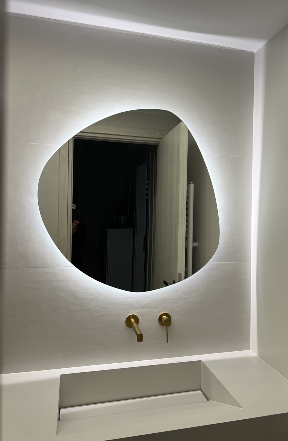 Backlit καθρέφτης μπάνιου