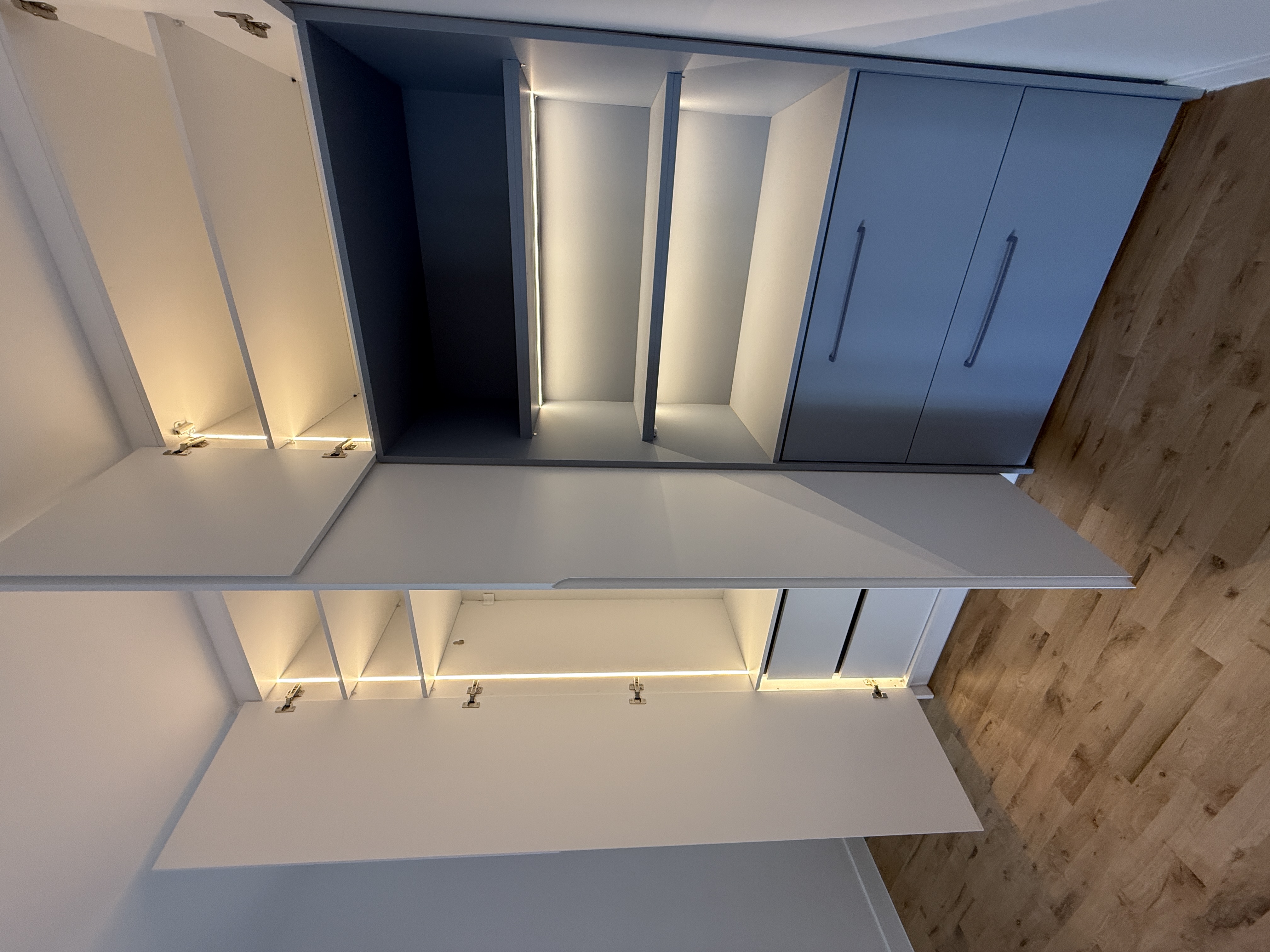 Εσωτερικός φωτισμός ντουλάπας